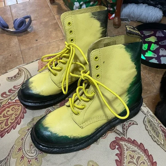Doc martens 1460 pascal combat boots custom ombré black & yellow ladies size 8 - Picture 1 of 13